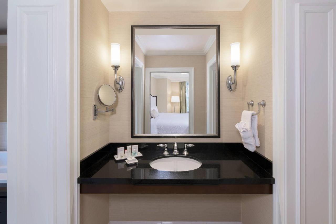 The Raphael Hotel, Autograph Collection 4*