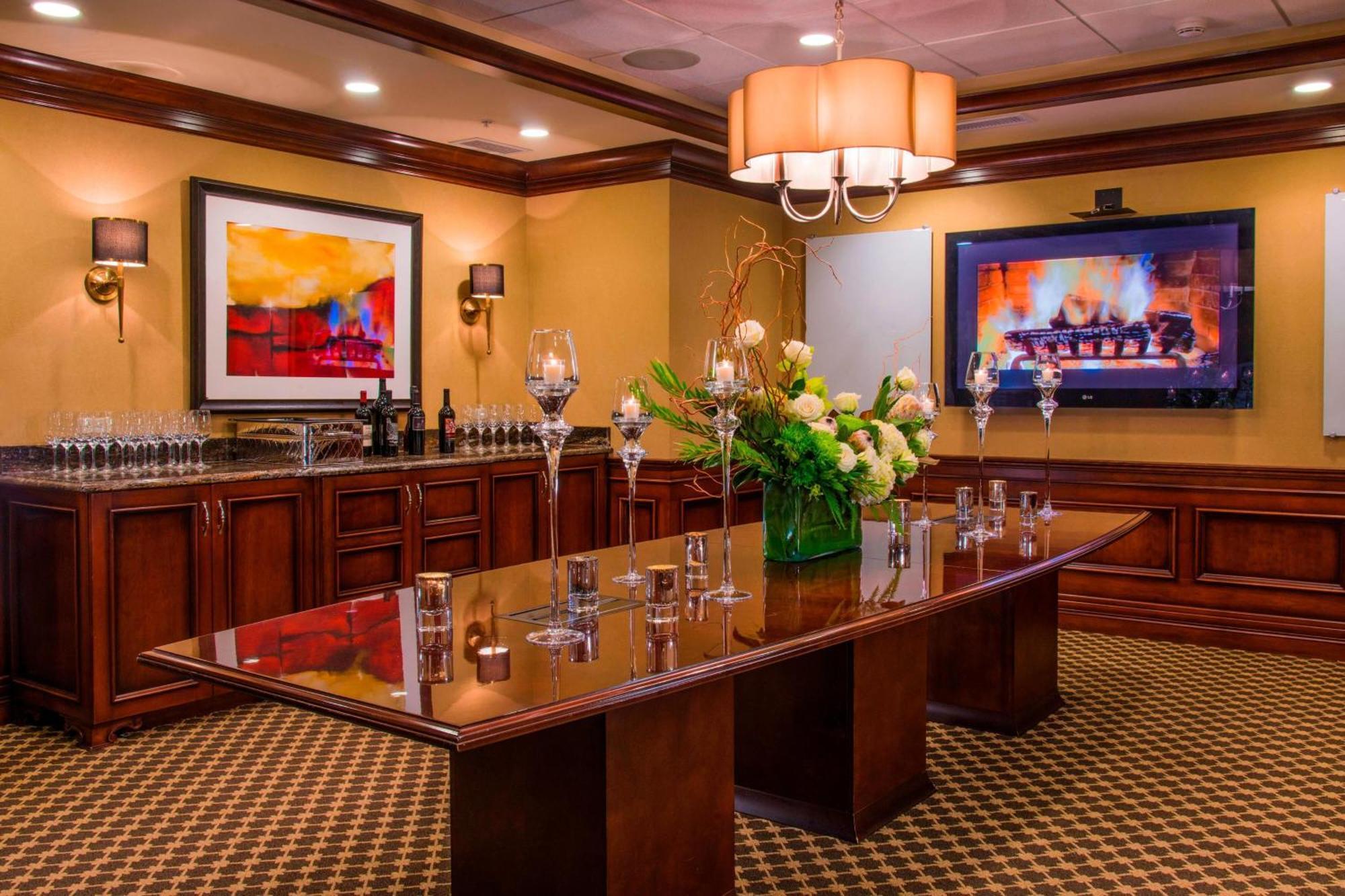 The Raphael Hotel, Autograph Collection 4*